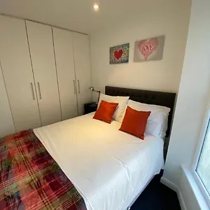 Beachside House ***** ברייטון
